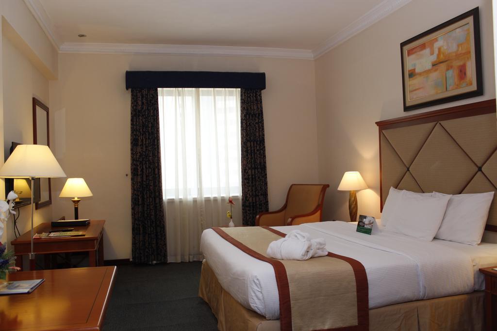 Al Diar Mina Hotel Abu Dhabi Exterior photo